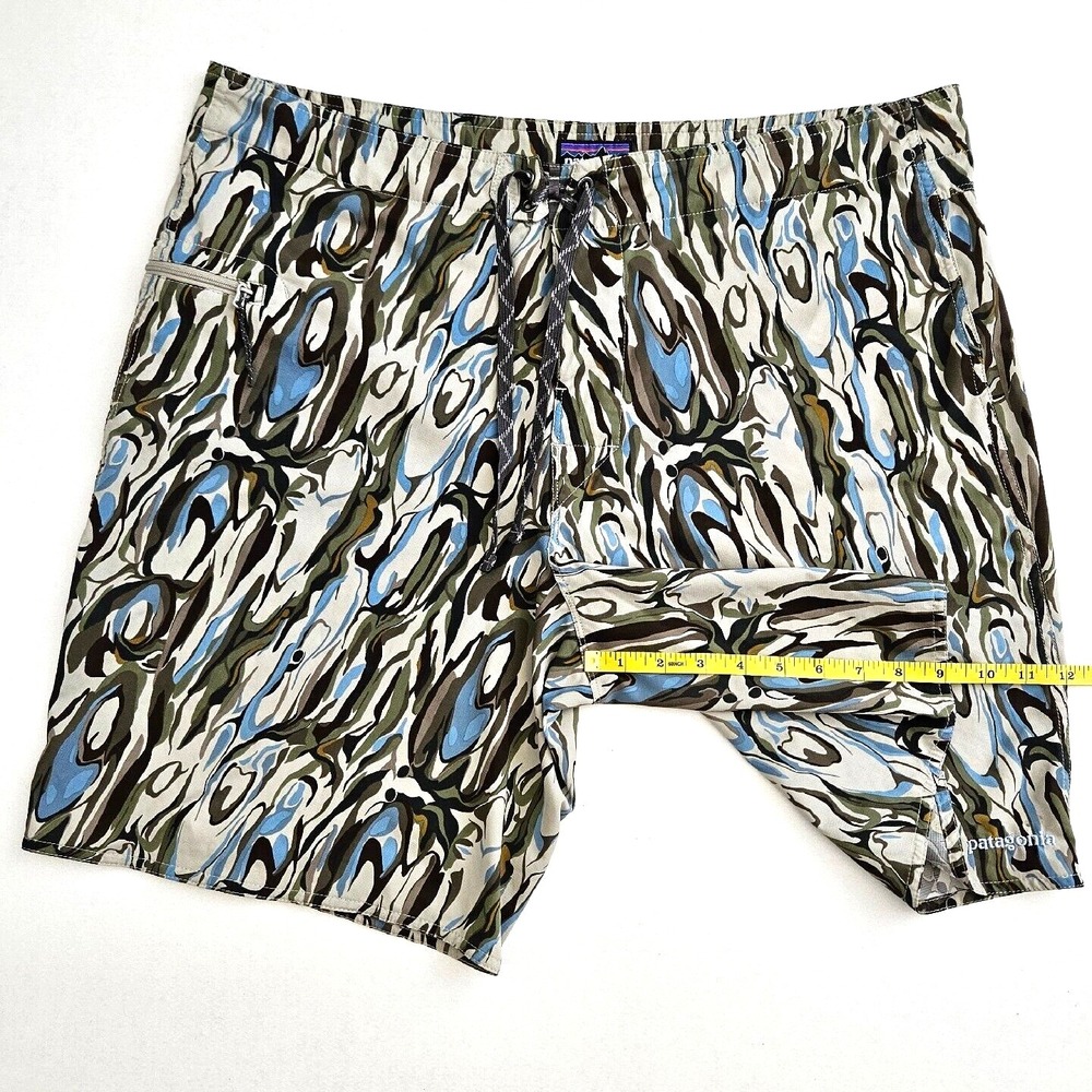 Patagonia Men's 38 Blue Green Wavefarer Boardshorts Fitz Roy Trunks Camo Shorts - Picture 7 of 7